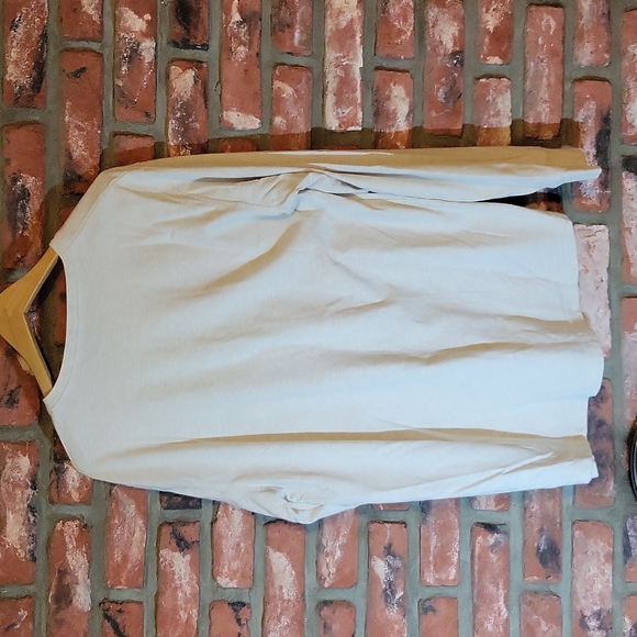 Levi's 3 Button Pullover - Picture 3 of 3